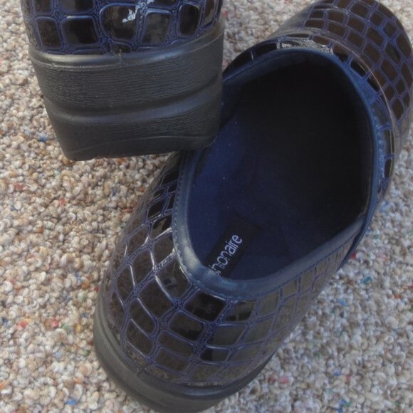 Cushionaire Clogs--Slip On -- Blue Clogs Size 8.5 - Picture 10 of 10